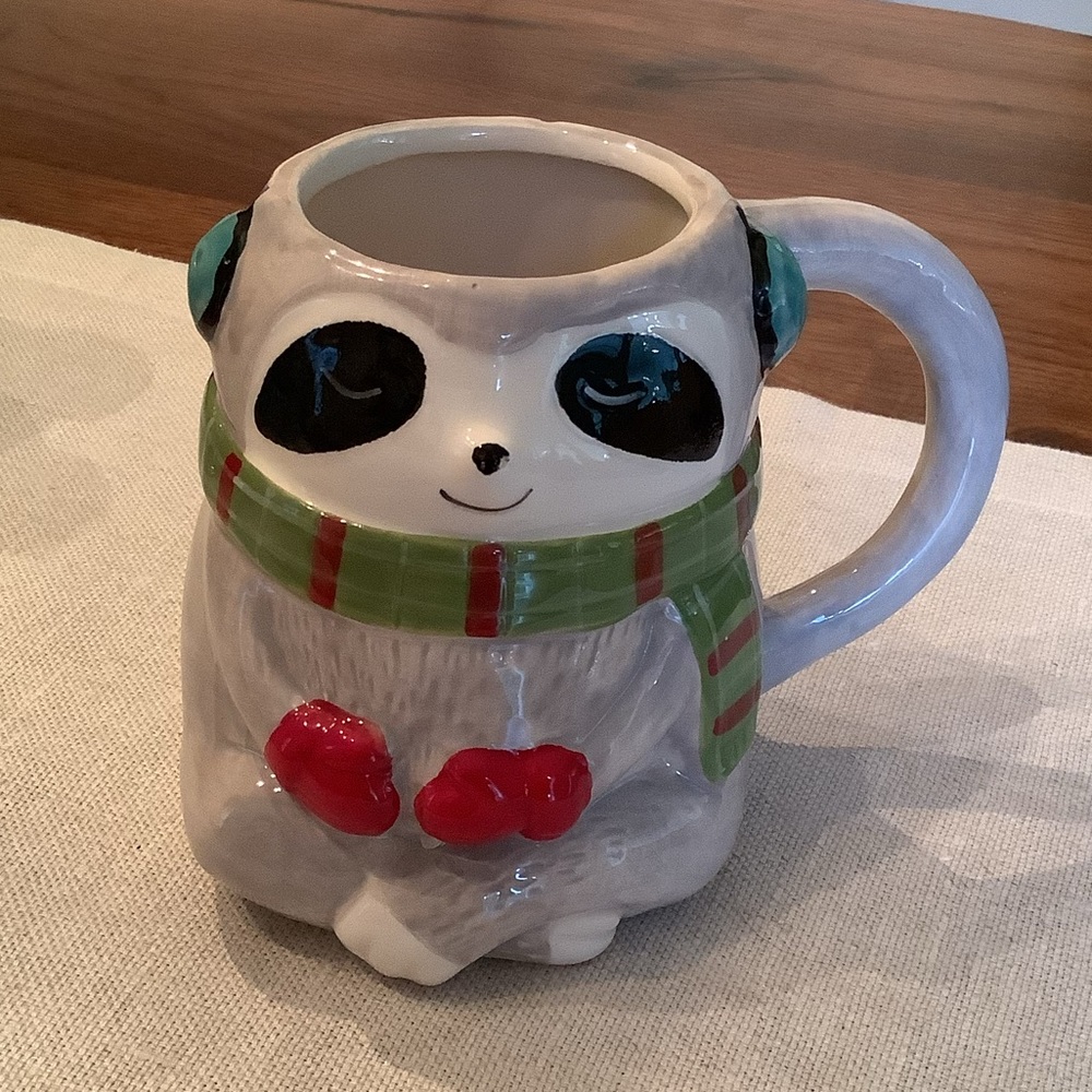 Raccoon in winter Mug